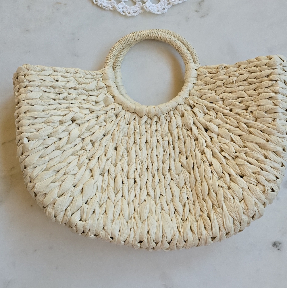 NWT btb Los Angeles Beyond the Beach Camille straw tote - Picture 3 of 7